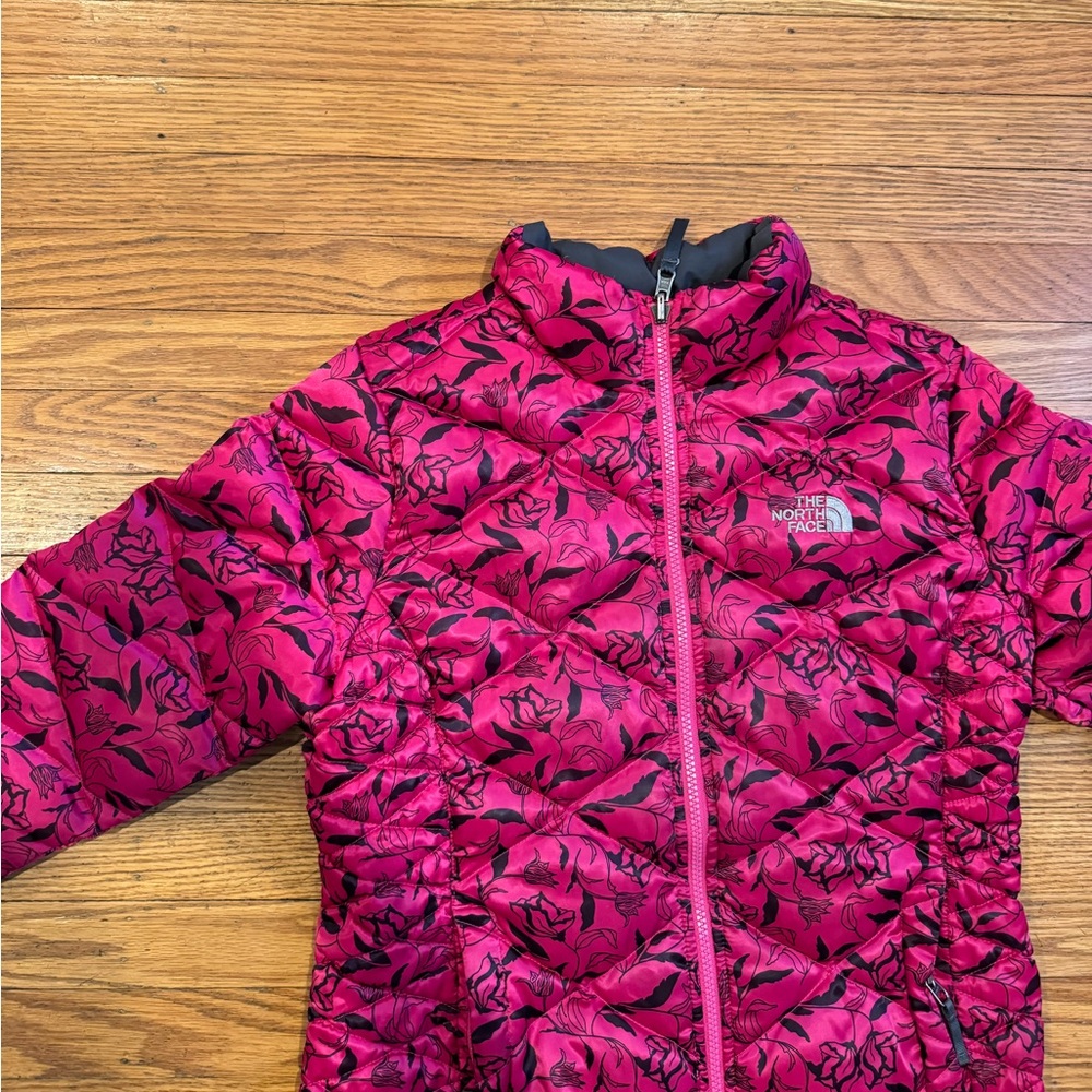 The north face girls puffer jacket coat size 14/ 16